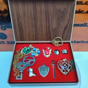 Conjunto de dijes con cadena de Zelda