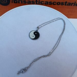Cadena plateada ying yang