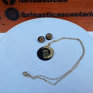 Cadena media luna con osito dorado, con aretes, acero inoxidable