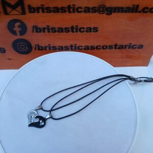 Collar de pareja, dos mitades de corazón incrustados Dorado y plateado