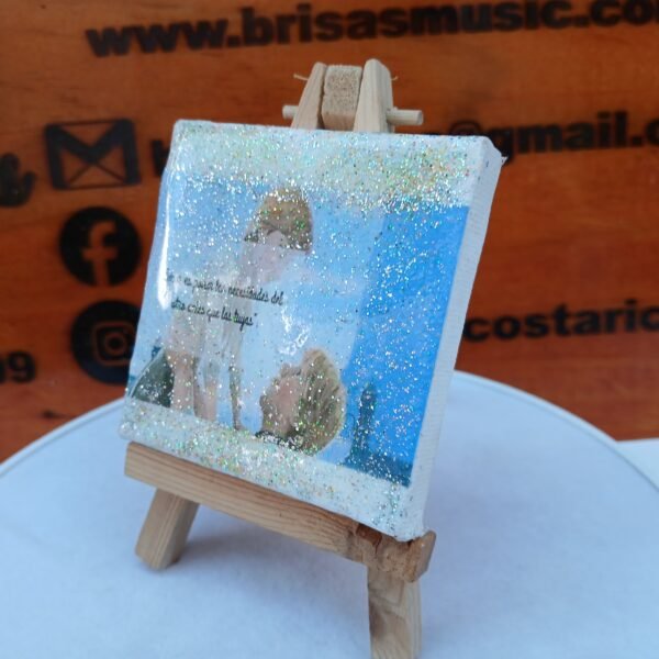 Miniretratos con mensaje "Amar es poner las necesidades del otro antes que las Tuyas", cubierto de resina, 7cm x 7cm - Imagen 2