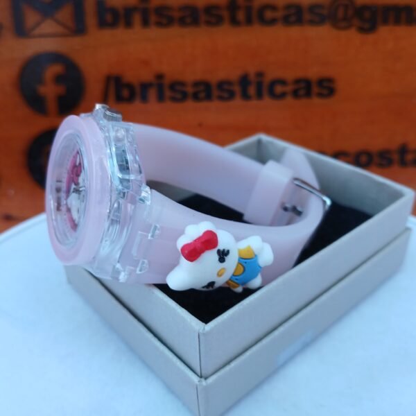 Reloj de Hello Kitty con luz que parpadea por 10 segundos y apaga automáticamente, rosado - Imagen 2