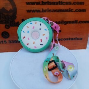 Bolsito turquesa chispitas colores, Dona con correa