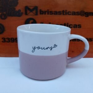 Taza Blanca con rosado con letras young