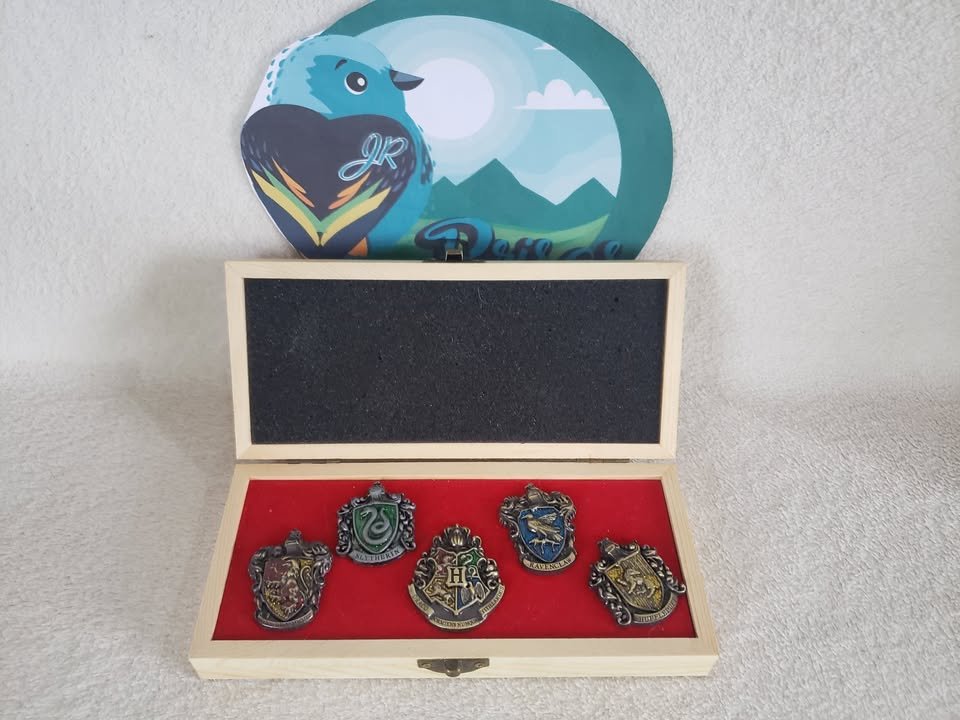 Original Universal Resort Set de broches pines escudos Escuelas de Magia Harry Potter casas harry